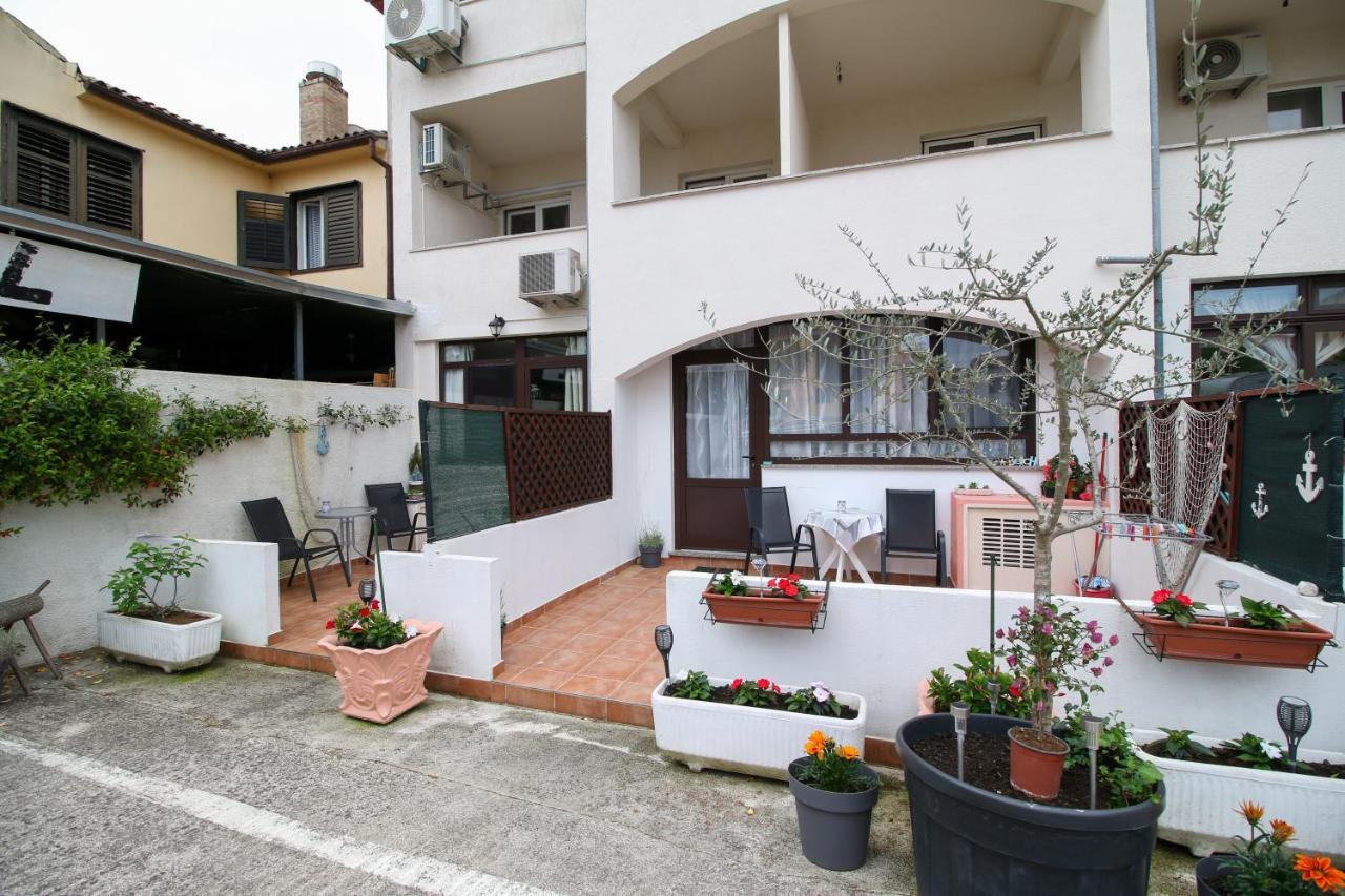 Apartment Svid Ровінь Екстер'єр фото