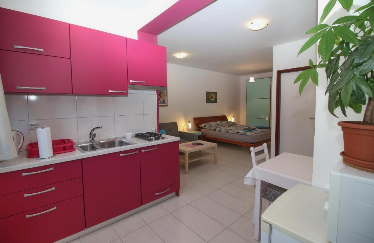 Apartment Svid Ровінь Екстер'єр фото