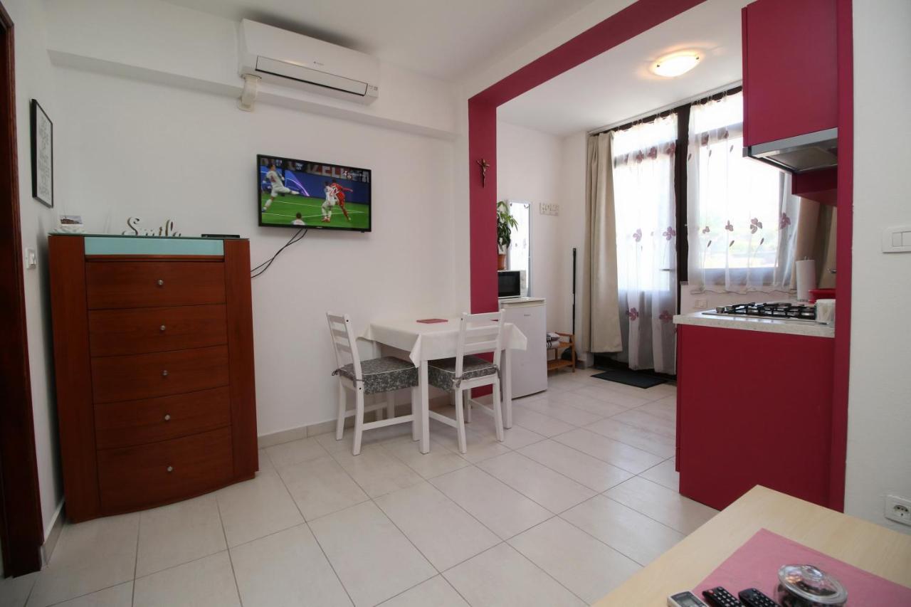 Apartment Svid Ровінь Екстер'єр фото