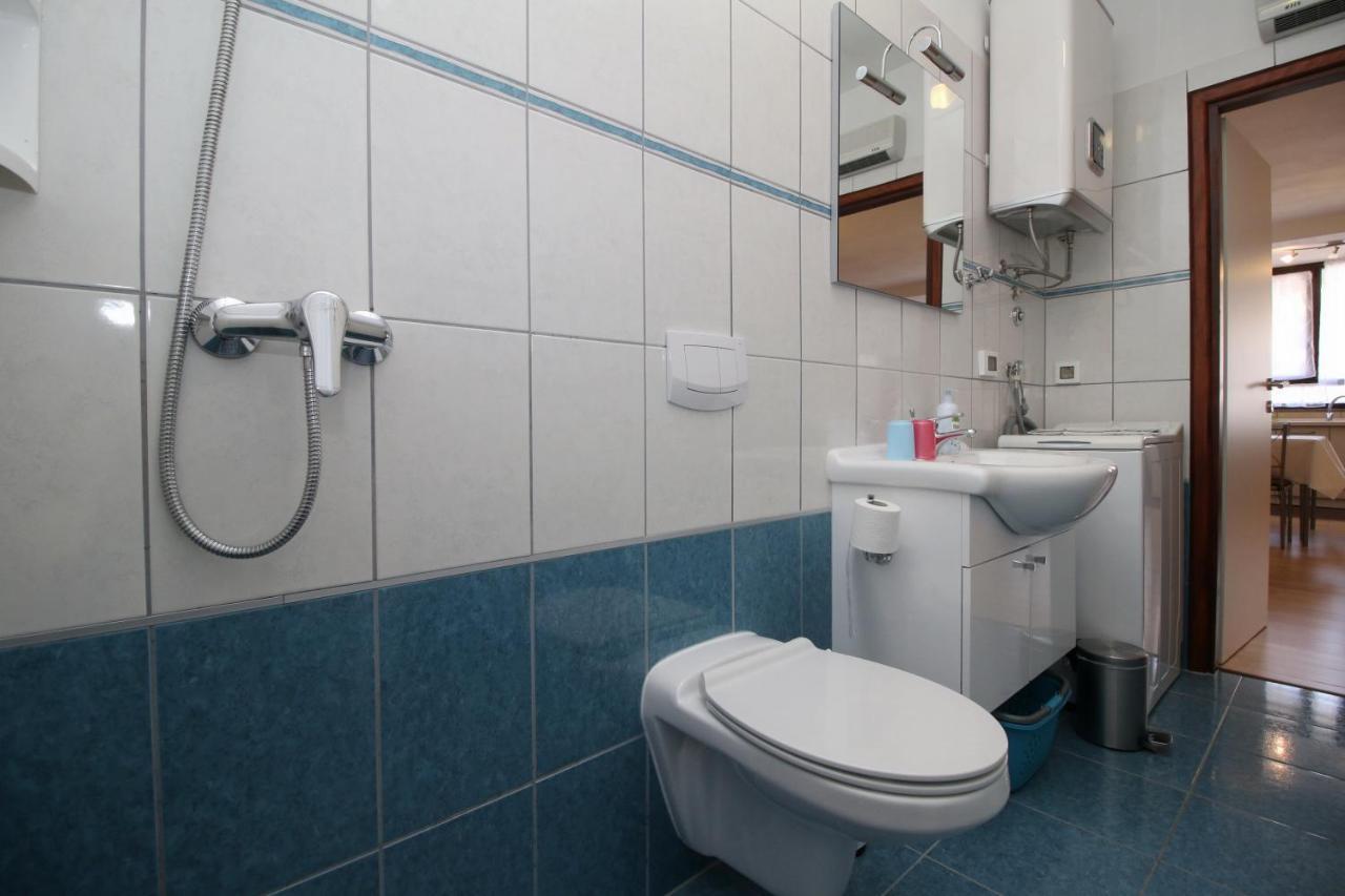 Apartment Svid Ровінь Екстер'єр фото