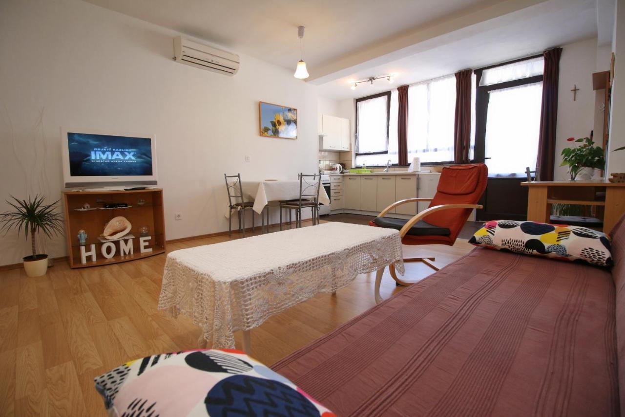 Apartment Svid Ровінь Екстер'єр фото