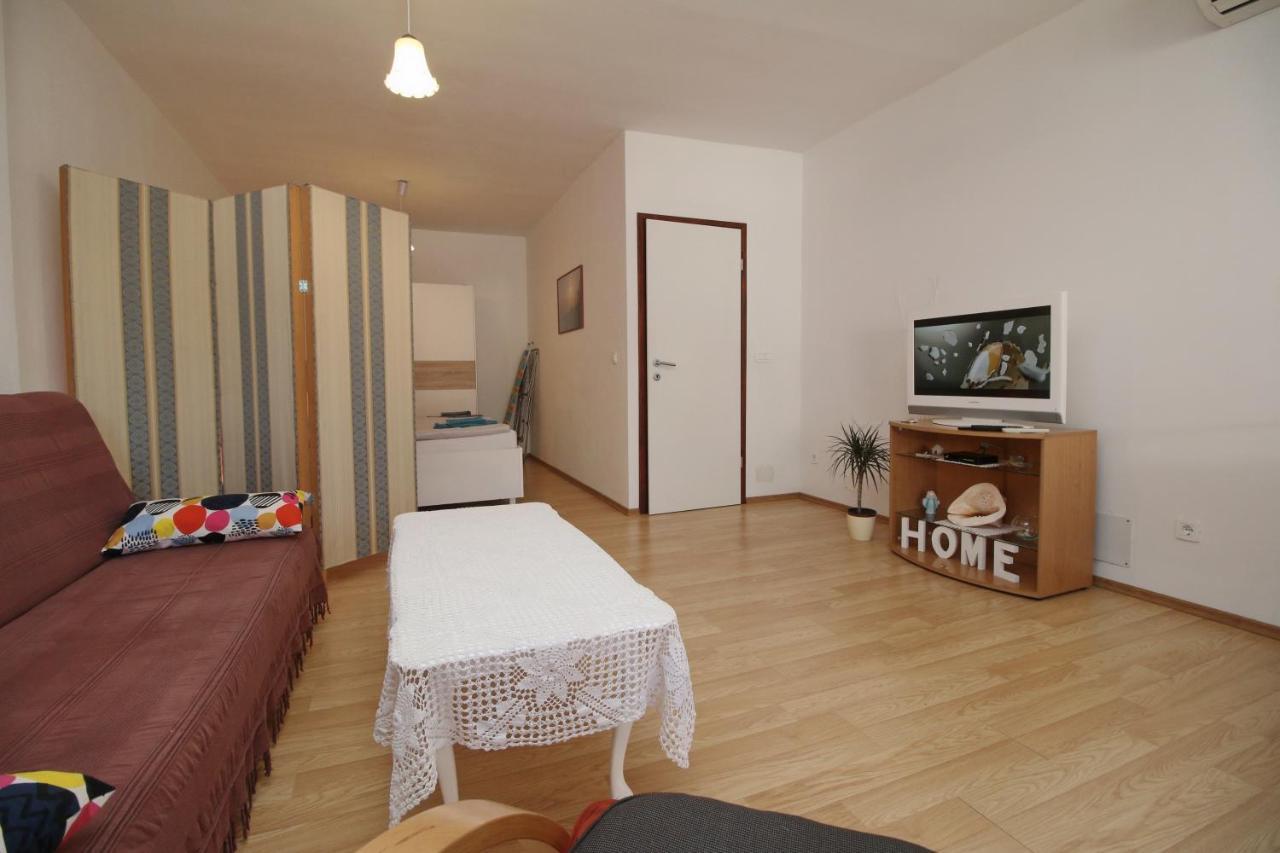 Apartment Svid Ровінь Екстер'єр фото